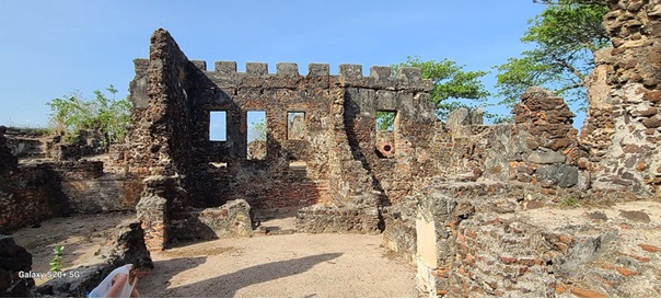 services-03 Fort En Gambie